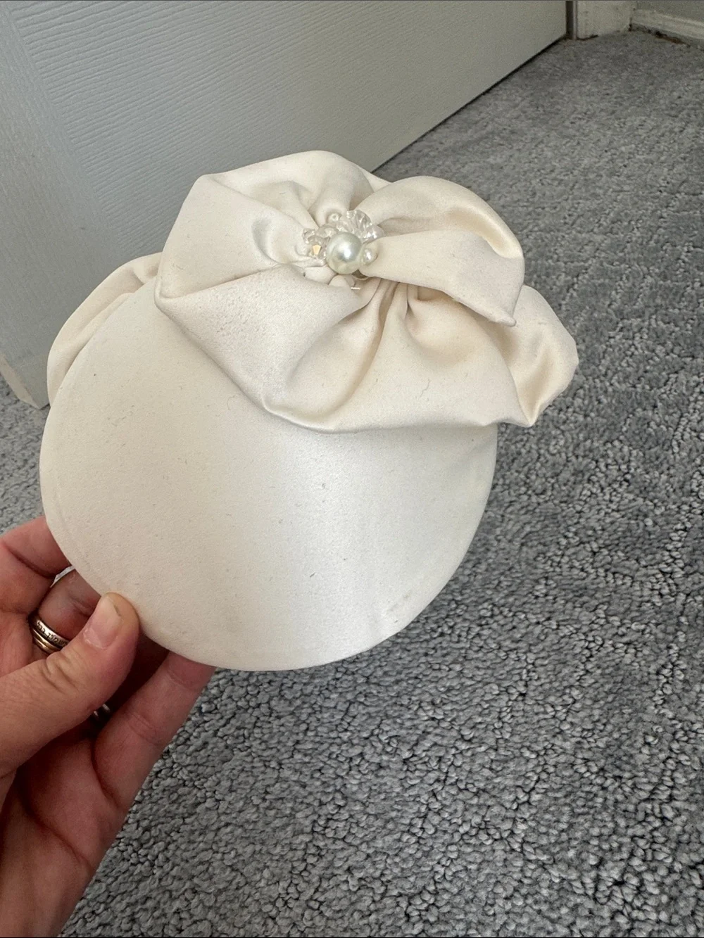 Elegant Cream Satin Floral Fascinator with Pearl Accent